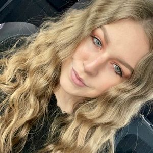 Meet your Posher, Robyn